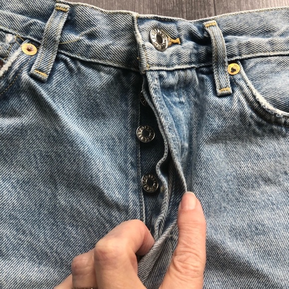 AGOLDE Parker Distressed Cut Off Jean Shorts 27 - Picture 5 of 9
